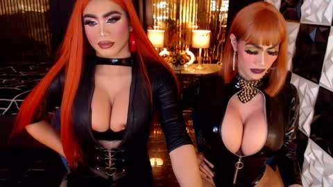 ravenmystiquex online show from May 26, 1:56 am
