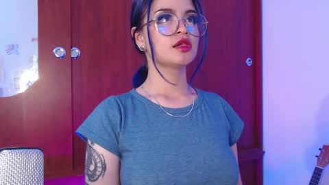 raventh_ online show from April 25, 1:41 pm