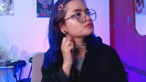 Snapshot of raventh_ chatting on June 15, 1:52 am raventh_ online show from June 15, 1:52 am
