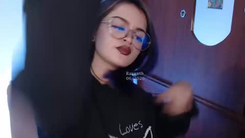 Snapshot of raventh_ chatting on June 21, 3:20 am raventh_ online show from June 21, 3:20 am