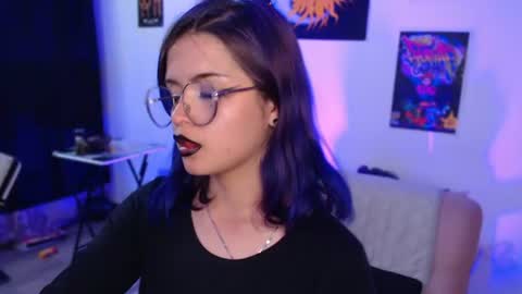 Snapshot of raventh_ chatting on July 9, 3:54 am raventh_ online show from July 9, 3:54 am