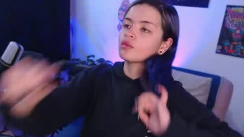 Snapshot of raventh_ chatting on July 19, 3:21 am raventh_ online show from July 19, 3:21 am