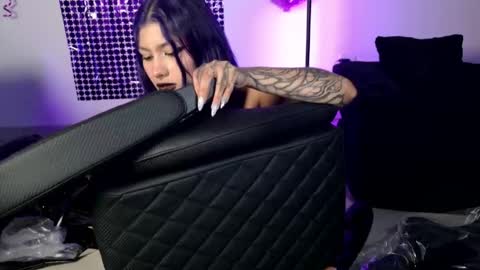 Raven Witch online show from April 30, 8:57 pm