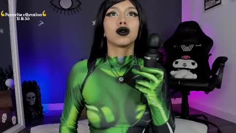 Raven Witch online show from July 31, 7:35 pm