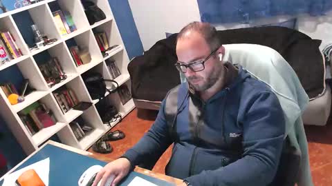 ravingr3d3 online show from November 17, 10:04 pm