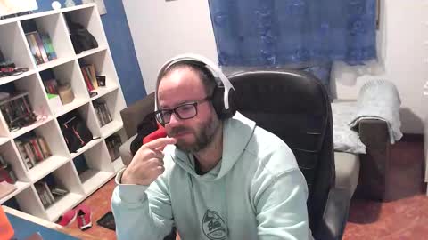 ravingr3d3 online show from December 3, 10:30 pm