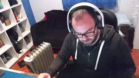 ravingr3d3 online show from December 16, 9:14 am