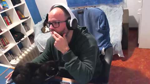 ravingr3d3 online show from February 12, 11:00 pm