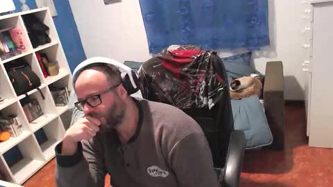 ravingr3d3 online show from February 21, 11:06 pm