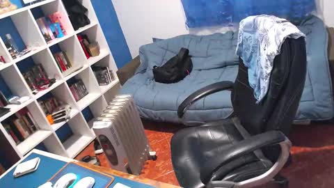 ravingr3d3 online show from March 5, 2:02 pm