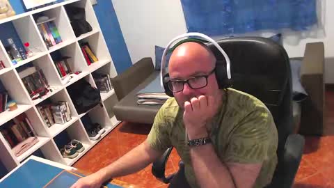 ravingr3d3 online show from April 25, 9:56 pm