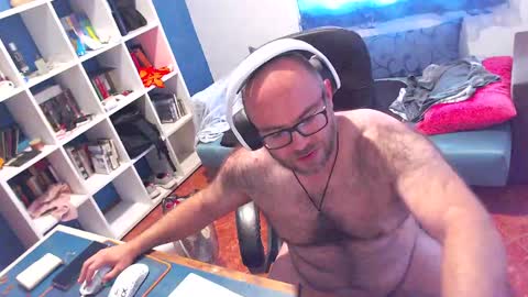 ravingr3d3 online show from June 2, 10:50 am
