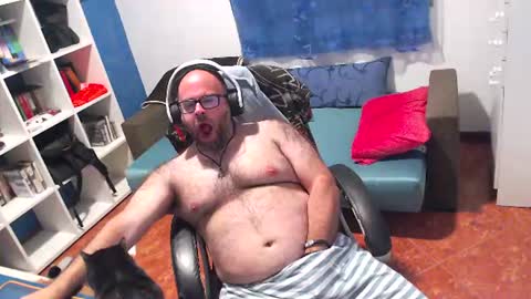 ravingr3d3 online show from June 11, 10:08 pm