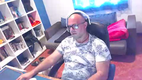 ravingr3d3 online show from June 15, 10:28 am