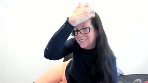 Ravishing Peach Goddess online show from February 24, 1:20 pm