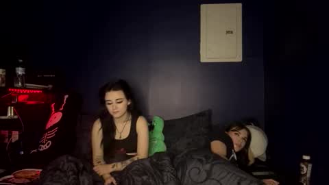 Ravyn and Nyx online show from October 25, 4:09 am