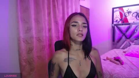 ravyn_rouge online show from April 27, 8:40 pm