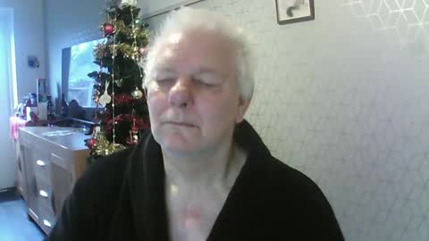 Snapshot of ray47 chatting on December 28, 9:31 am ray47 online show from December 28, 9:31 am