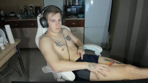 Snapshot of ray_hill chatting on December 9, 10:09 pm Ray online show from December 9, 10:09 pm