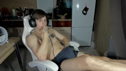 Snapshot of ray_hill chatting on December 28, 8:25 pm Ray online show from December 28, 8:25 pm