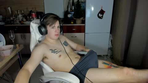 Snapshot of ray_hill chatting on January 1, 9:20 pm Ray online show from January 1, 9:20 pm