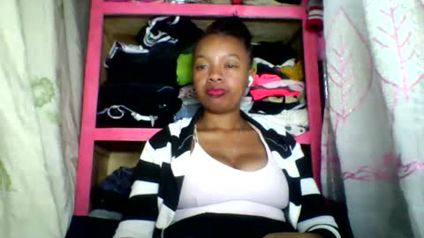 Snapshot of rayana_69 chatting on May 16, 12:29 am rayana_69 online show from May 16, 12:29 am