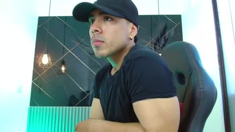 Snapshot of rayanroy1 chatting on June 10, 7:02 pm rayanroy1 online show from June 10, 7:02 pm