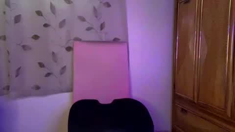 Snapshot of rayemillian chatting on May 14, 3:41 pm Raye Millian online show from May 14, 3:41 pm