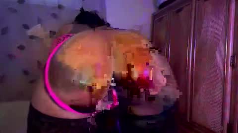 Snapshot of rayemillian chatting on June 2, 11:40 pm Raye Millian online show from June 2, 11:40 pm