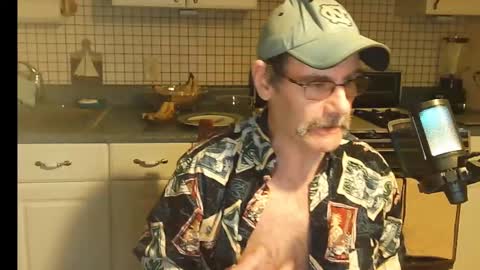 Snapshot of raylene4u2 chatting on January 27, 10:06 am Ray online show from January 27, 10:06 am