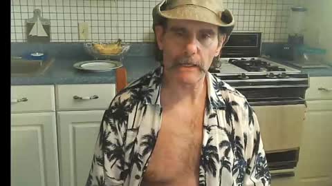 Snapshot of raylene4u2 chatting on September 29, 6:13 pm Ray online show from September 29, 6:13 pm