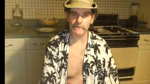 Snapshot of raylene4u2 chatting on September 30, 6:29 am Ray online show from September 30, 6:29 am