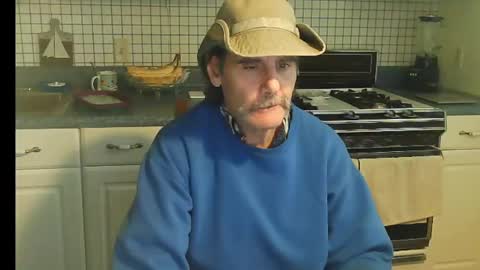 Snapshot of raylene4u2 chatting on October 10, 8:41 pm Ray online show from October 10, 8:41 pm