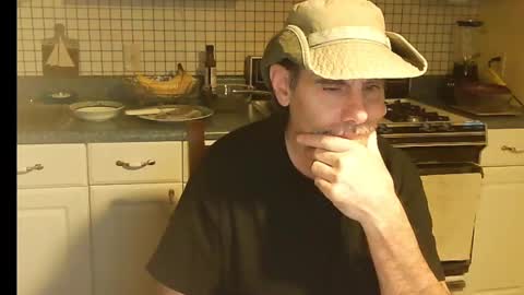 Snapshot of raylene4u2 chatting on October 22, 7:08 am Ray online show from October 22, 7:08 am