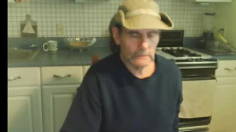 Snapshot of raylene4u2 chatting on October 26, 7:09 pm Ray online show from October 26, 7:09 pm