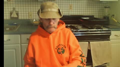 Snapshot of raylene4u2 chatting on October 27, 8:02 pm Ray online show from October 27, 8:02 pm