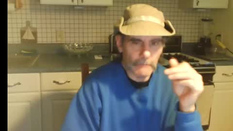 Snapshot of raylene4u2 chatting on November 6, 12:06 pm Ray online show from November 6, 12:06 pm