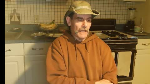 Snapshot of raylene4u2 chatting on November 26, 10:00 pm Ray online show from November 26, 10:00 pm