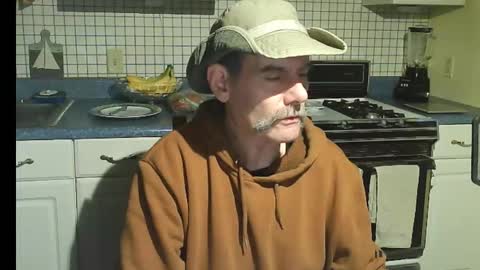 Snapshot of raylene4u2 chatting on November 27, 10:06 am Ray online show from November 27, 10:06 am