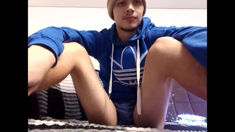 Snapshot of raymartino chatting on December 13, 9:31 pm RayMartino online show from December 13, 9:31 pm