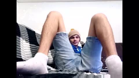 Snapshot of raymartino chatting on December 17, 8:42 am RayMartino online show from December 17, 8:42 am