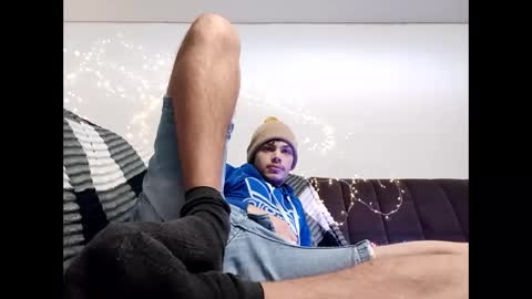 Snapshot of raymartino chatting on December 21, 2:51 am RayMartino online show from December 21, 2:51 am