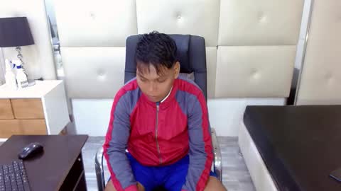 Snapshot of raystewart_ chatting on October 17, 2:26 am raystewart  online show from October 17, 2:26 am