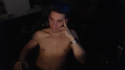 Rayzel online show from December 1, 9:20 pm