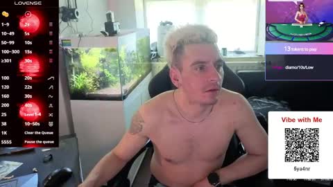 Rayzel online show from May 25, 12:55 pm
