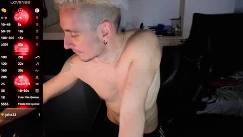 Rayzel White online show from April 27, 7:23 pm