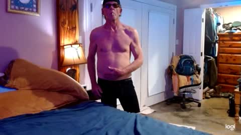 Snapshot of ready4aride2day chatting on December 6, 8:15 am ready4aride2day online show from December 6, 8:15 am