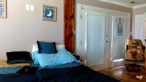 Snapshot of ready4aride2day chatting on September 8, 5:56 pm ready4aride2day online show from September 8, 5:56 pm