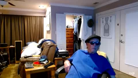 Snapshot of ready4aride2day chatting on November 9, 5:39 am ready4aride2day online show from November 9, 5:39 am