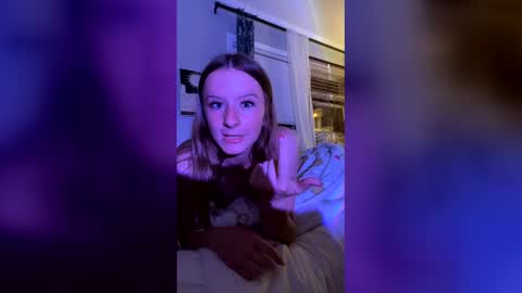 Snapshot of reaganguin chatting on May 13, 4:43 am reaganguin online show from May 13, 4:43 am